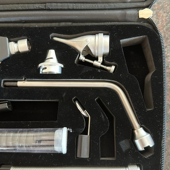 ADC otoscope/opthalmoscope set - Picture 3 of 9